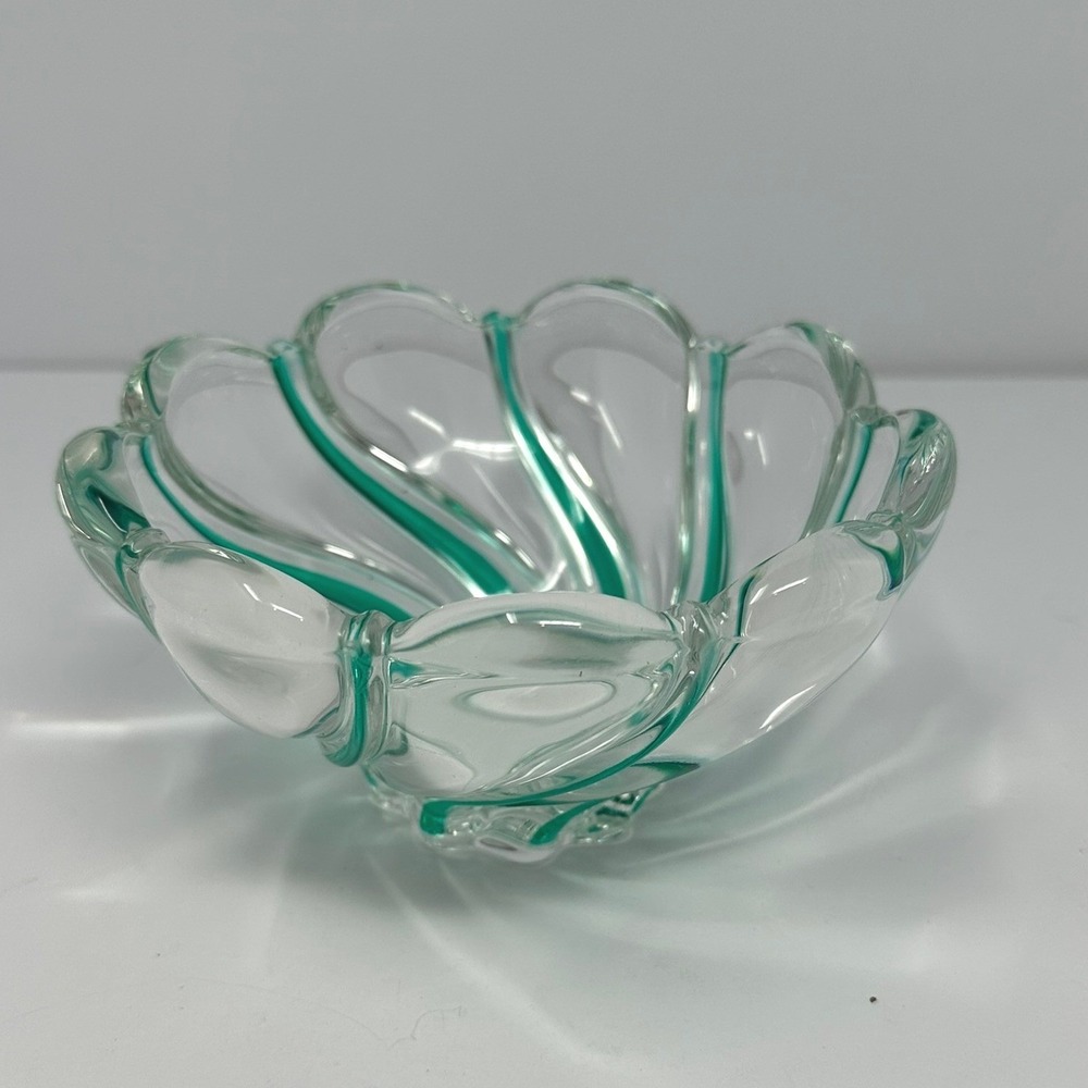 Vintage Green Swirl Art Glass Bowl Scalloped Ribbed Clear Emerald Centerpiece A2